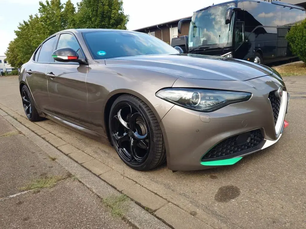 Gebraucht Alfa Romeo Giulia 179 PS (131 kW) 2017 Grau Limousine