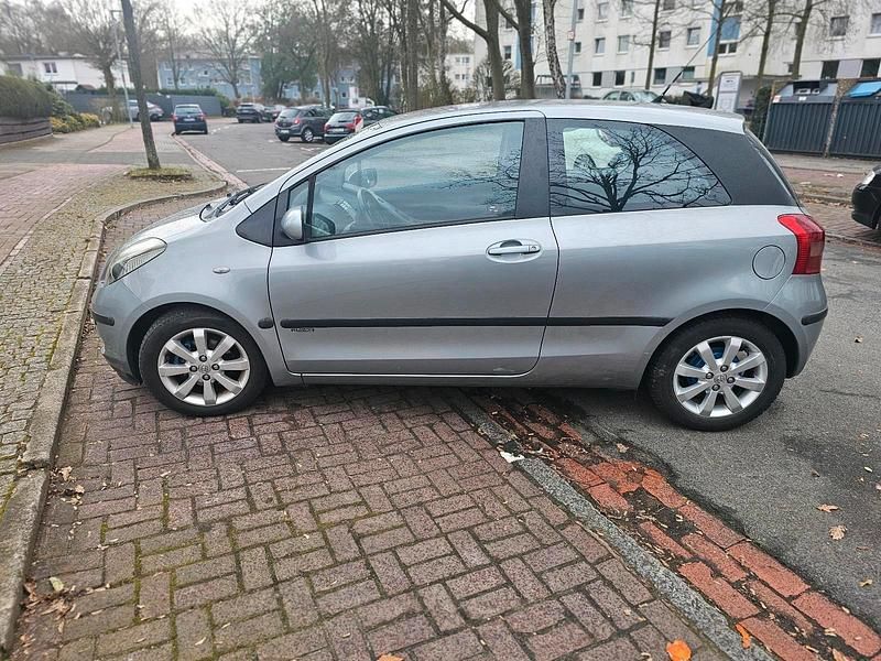 Gebraucht Toyota Yaris 70 PS (51 kW) 2008 Grau Kleinwagen
