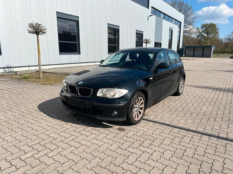 Gebraucht BMW 118 122 PS (89 kW) 2006 Schwarz Kleinwagen
