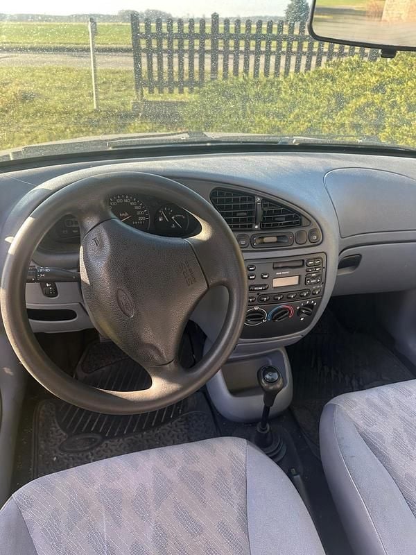 Gebraucht Ford Mustang 50 PS (36 kW) 1998 Violet Kleinwagen