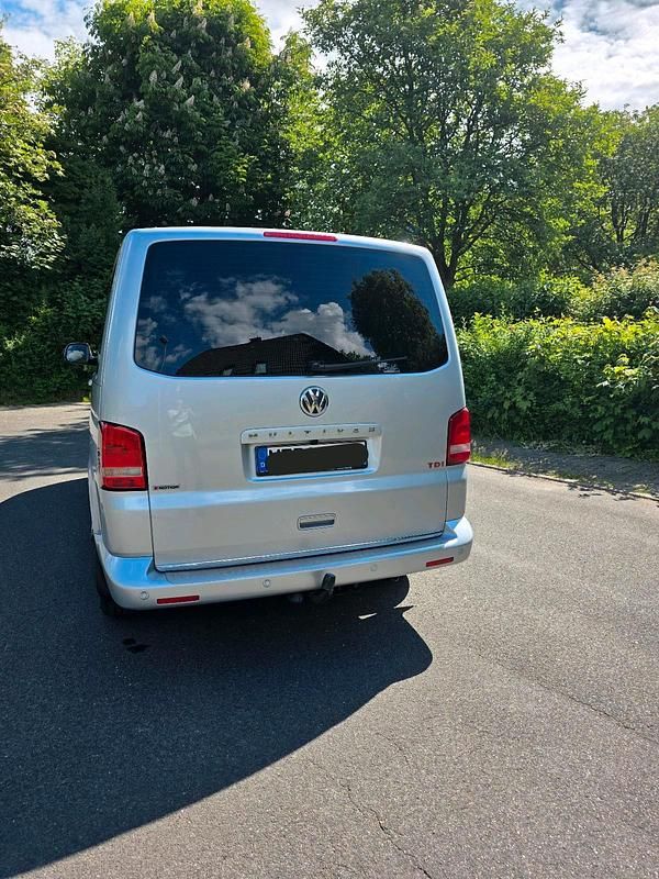 Gebraucht VW Multivan Highline 179 PS (131 kW) 2010 Silber Van