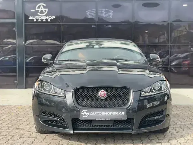 Używany Jaguar XF 340 KM (250 kW) 2014 Czarny Sedan/Limuzyna