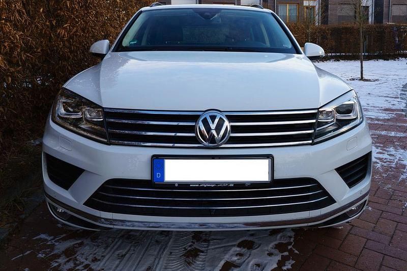Weiß Gebraucht 2015 VW Touareg SUV | 17.900 € - Bild 1/4