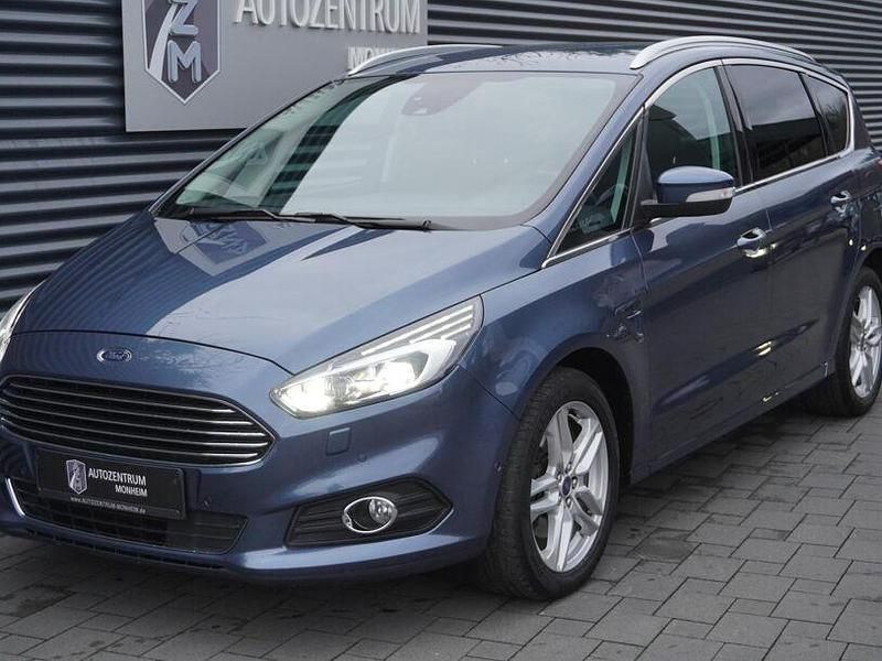 Gebraucht Ford S-MAX Titanium 190 PS (139 kW) 2018 Chromablau metallic Van / Kleinbus