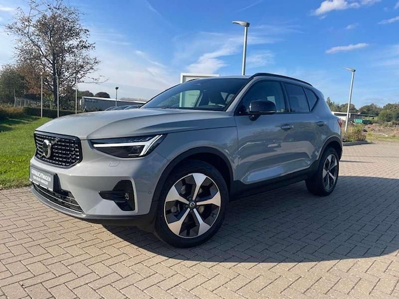 Gebraucht Volvo XC40 Plus 197 PS (144 kW) 2025 Vapour grey SUV