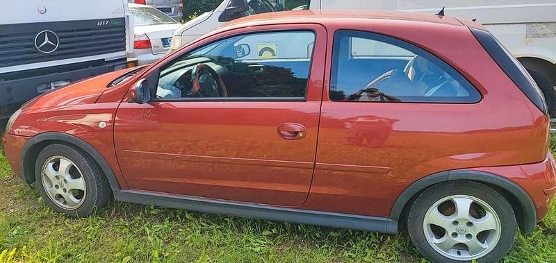 Rot Gebraucht 2006 Opel Corsa Limousine | 990 € (Superpreis) - Bild 1/3