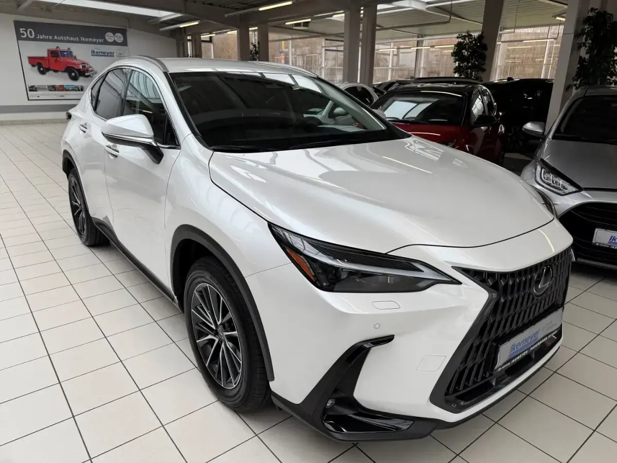 Gebraucht Lexus NX450h+ Business Edition 309 PS (227 kW) 2025 Titaniumweiß metallic SUV
