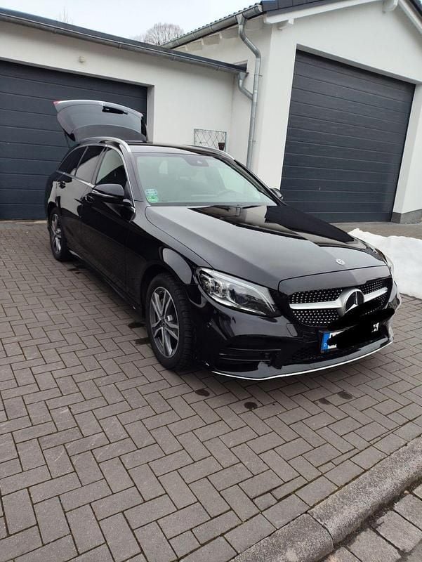 Gebraucht Mercedes C220 194 PS (142 kW) 2019 Schwarz Kombi