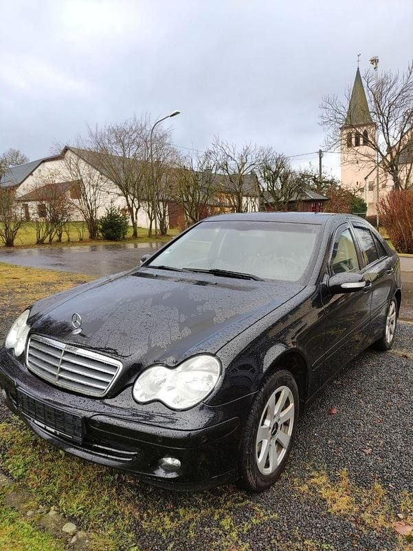 Gebraucht Mercedes C180 143 PS (105 kW) 2007 Schwarz Limousine