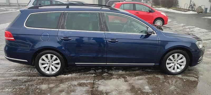Gebraucht VW Passat Highline 160 PS (117 kW) 2011 Blau Kombi