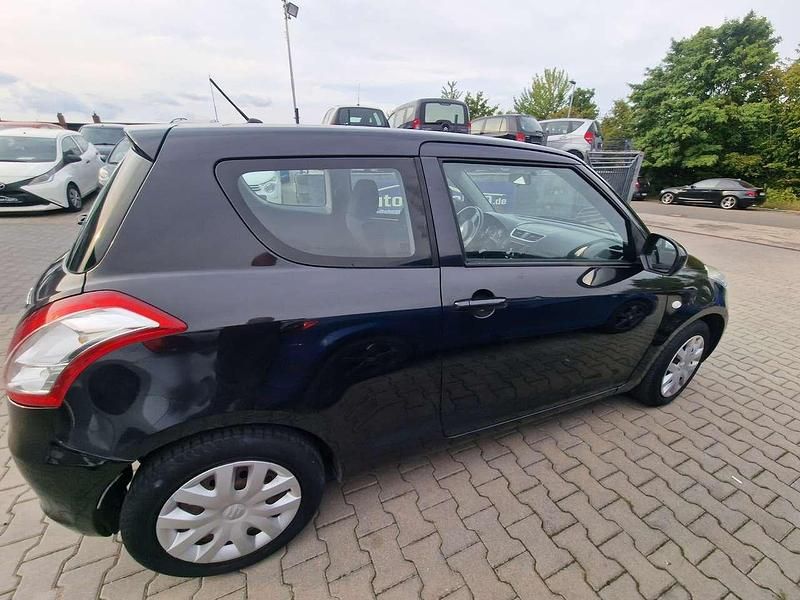 Gebraucht Suzuki Swift Club 94 PS (69 kW) 2010 Schwarz Kleinwagen