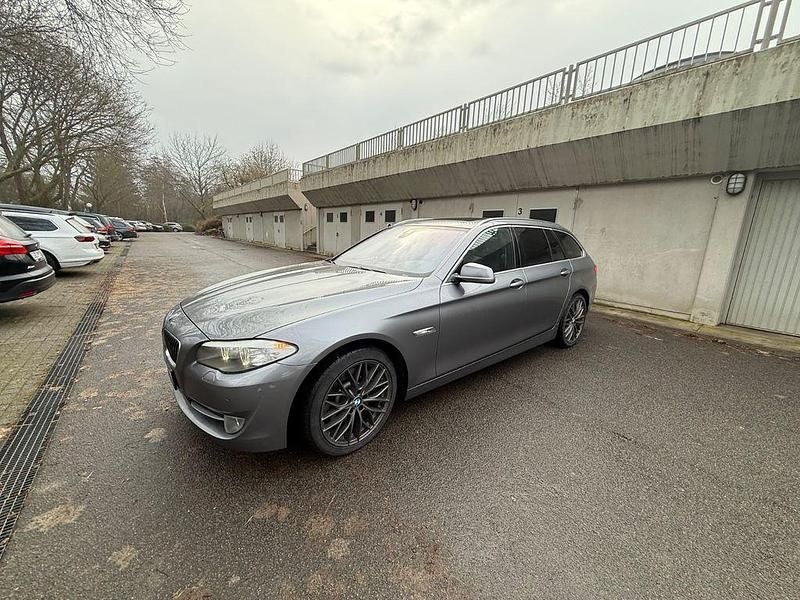 Gebraucht BMW 525 218 PS (160 kW) 2012 Grau Kombi