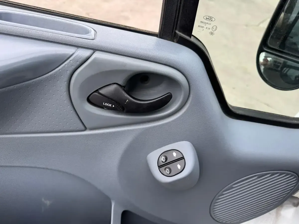 Gebraucht Ford Transit Trend 125 PS (91 kW) 2013 Weiß Pickup