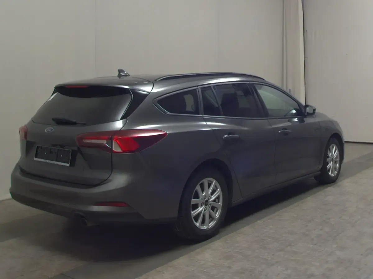 Gebraucht Ford Focus Cool & Connect 120 PS (88 kW) 2023 Grau Kombi