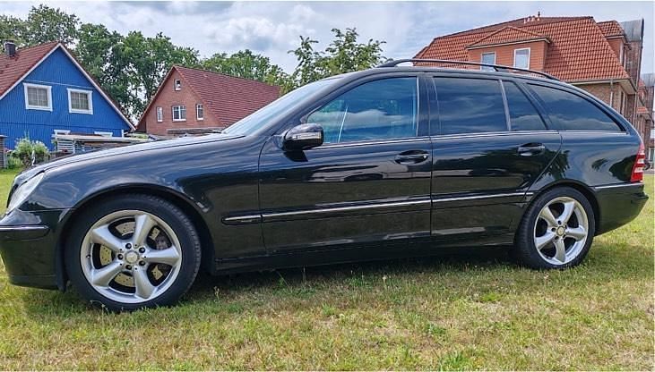 Gebraucht Mercedes 320 224 PS (164 kW) 2005 Schwarz Kombi
