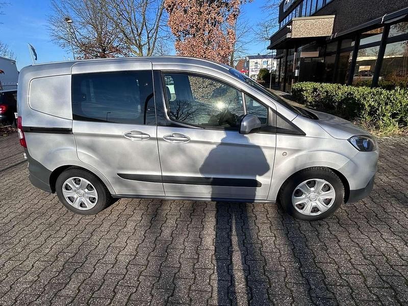 Gebraucht Ford Tourneo Courier S 75 PS (55 kW) 2020 Silber Van / Kleinbus