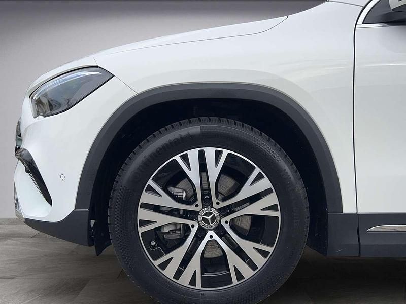 Gebraucht Mercedes GLA200 Progressive 163 PS (119 kW) 2023 Polarweiss SUV