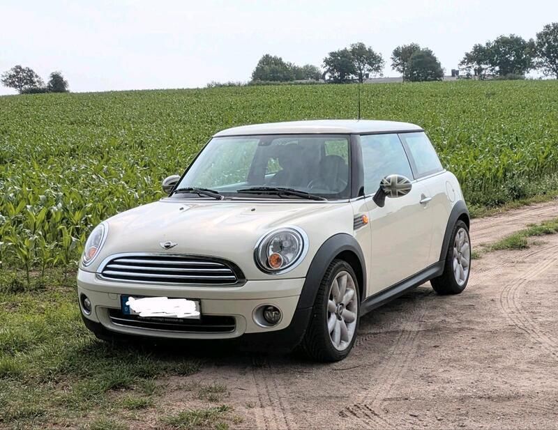 Weiß Gebraucht 2009 Mini ONE Kleinwagen | 5.200 € (Fairer Preis) - Bild 1/4