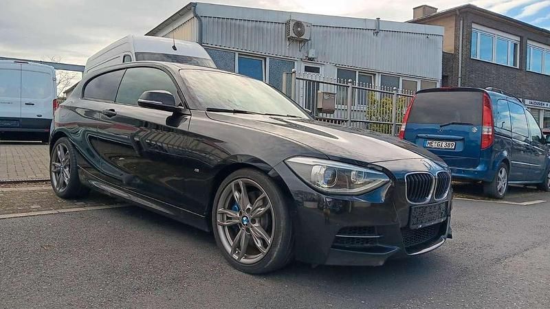 Black sapphire metallic Gebraucht 2014 BMW 135 M Performance Kleinwagen | 16.999 € (Guter Preis) - Bild 1/4