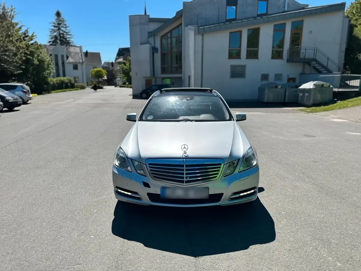 Second-hand Mercedes E350 231 CP (169 kW) 2010 Argintiu Berlinǎ