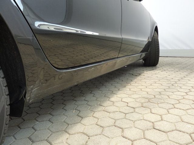 Gebraucht Skoda Superb Exclusive 140 PS (102 kW) 2015 Schwarz metallic Kombi