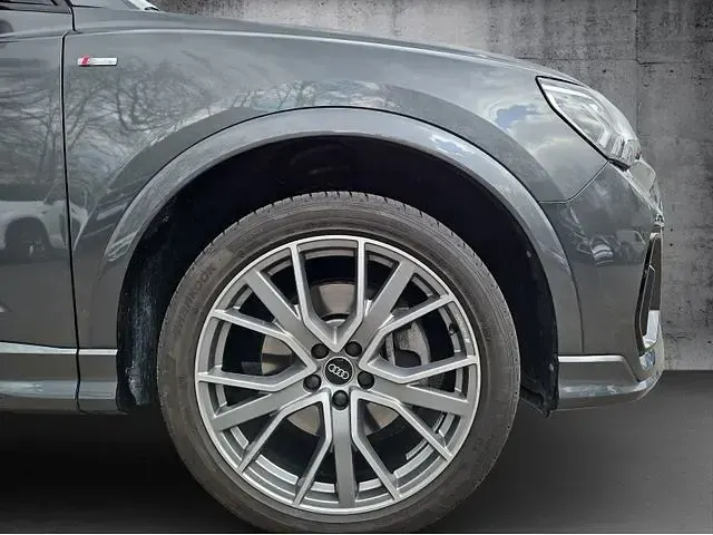 Gebraucht Audi Q3 S-Line 190 PS (139 kW) 2024 Grau SUV