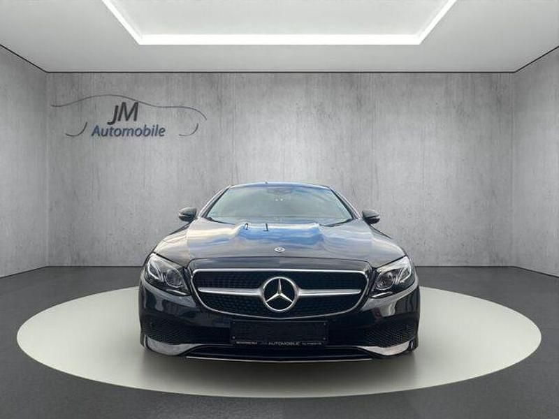 Gebraucht Mercedes E220 194 PS (142 kW) 2018 Schwarz Coupé