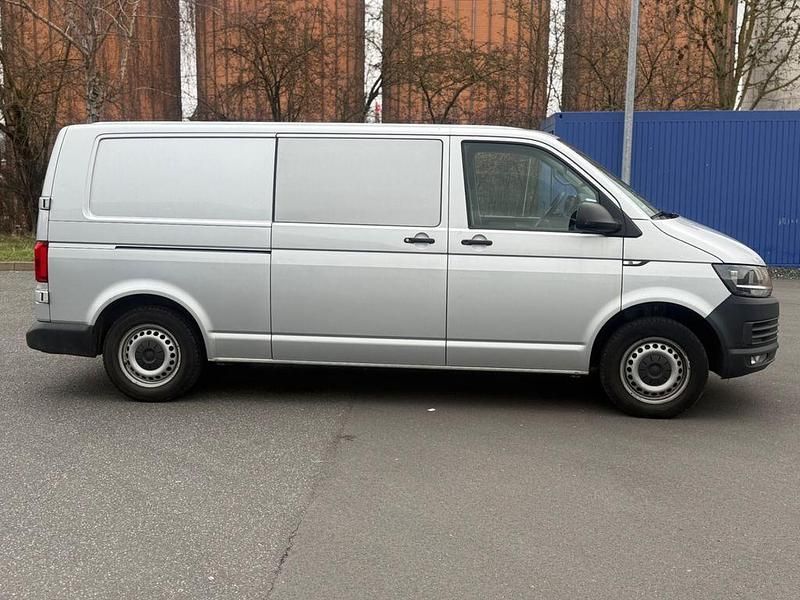 Gebraucht VW T6 150 PS (110 kW) 2018 Silber Van