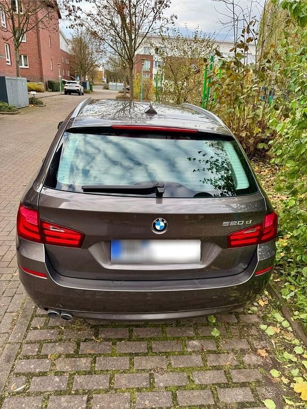 Gebraucht BMW 520 184 PS (135 kW) 2010 Braun Kombi