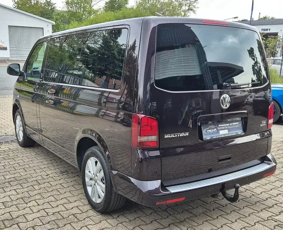 Gebraucht VW Multivan 179 PS (131 kW) 2013 Black berry Van / Kleinbus