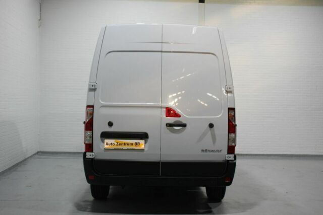 Second-hand Renault Master 125 CP (91 kW) 2018 Alb Van