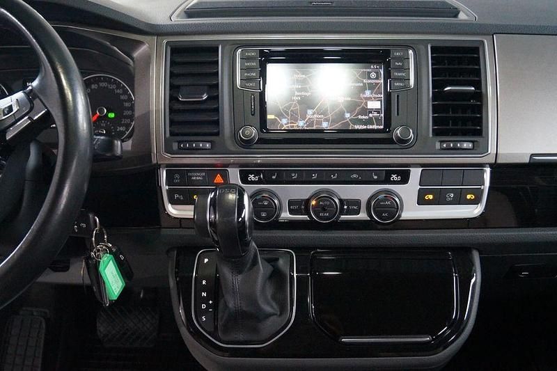Gebraucht VW Multivan Highline 204 PS (150 kW) 2016 Van