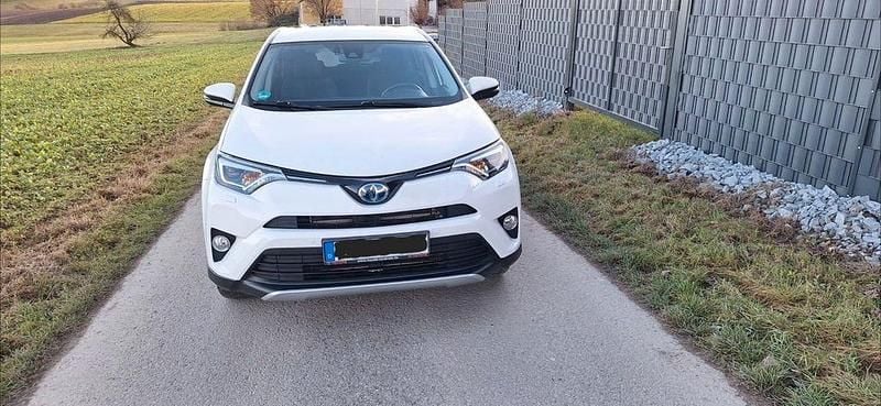 Gebraucht Toyota RAV4 197 PS (144 kW) 2018 Weiß SUV
