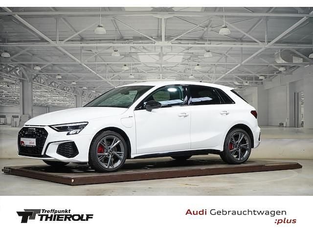 Ibisweiß Gebraucht 2023 Audi A3 Sportback e-tron S-Line Kleinwagen | 29.480 € (Fairer Preis) - Bild 1/4