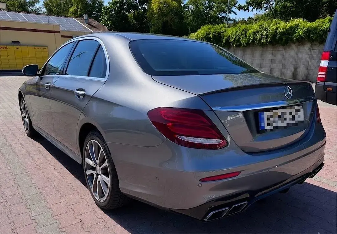 Gebraucht Mercedes E220 AMG line 194 PS (142 kW) 2017 Grau Limousine