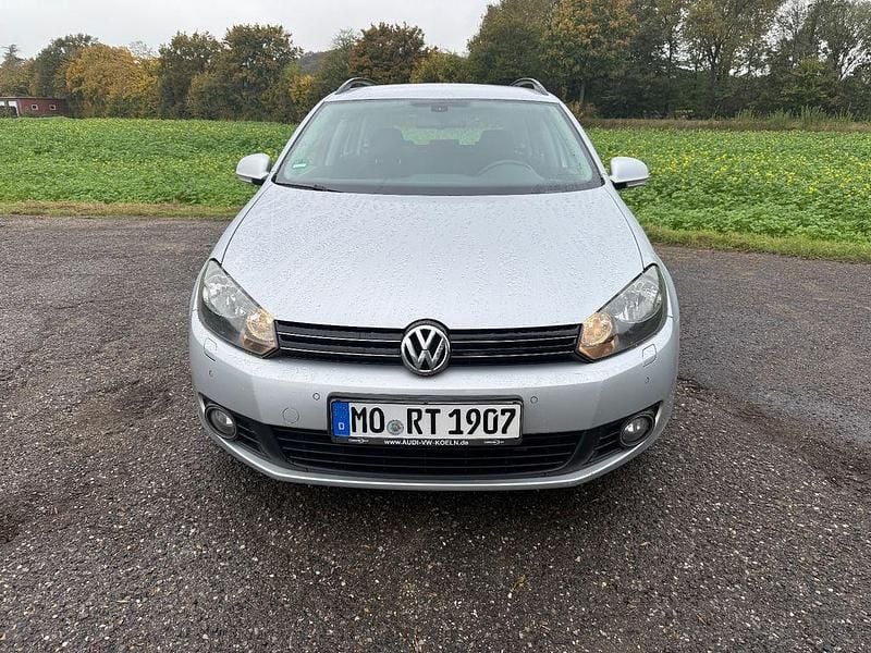Silber Gebraucht 2011 VW Golf VI Trendline Kleinwagen | 3.650 € (Guter Preis) - Bild 1/4