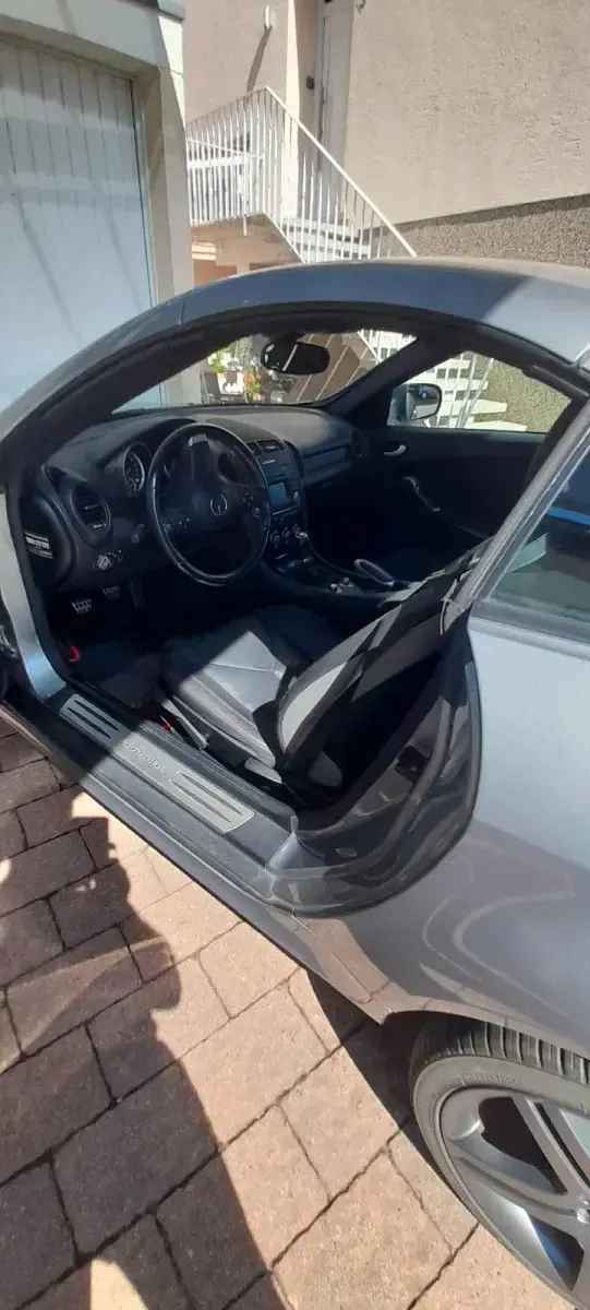 Gebraucht Mercedes SLK200 185 PS (136 kW) 2010 Silber Cabrio