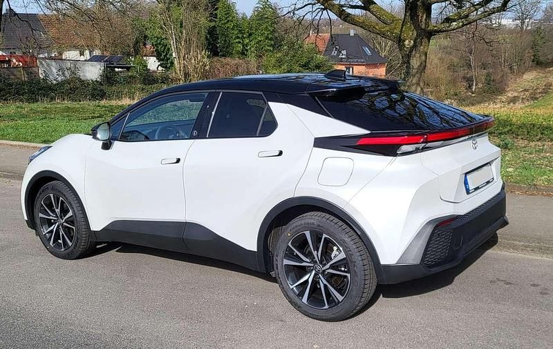 Gebraucht Toyota C-HR Team 152 PS (111 kW) 2024 Weiß SUV