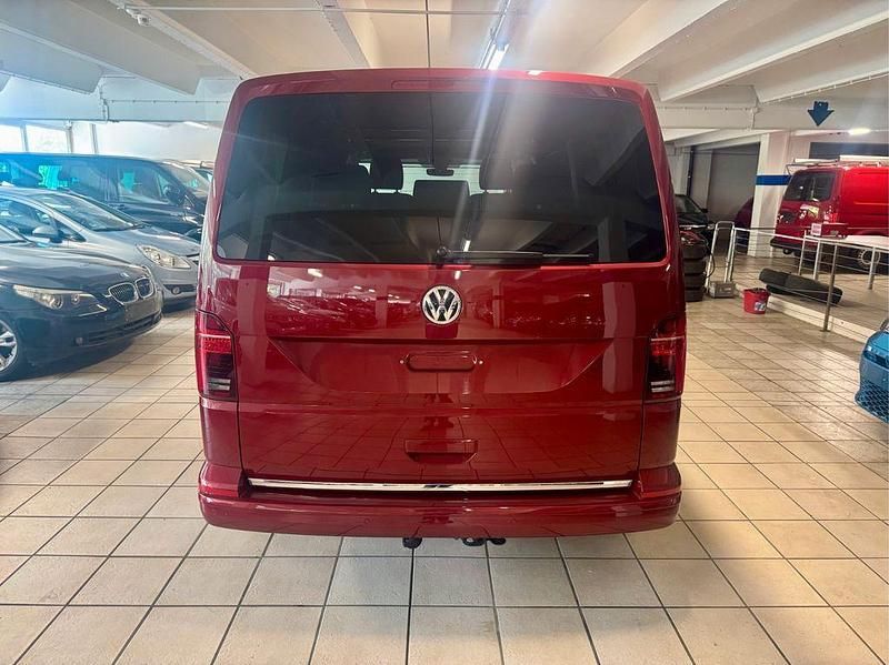 Gebraucht VW Multivan Highline 204 PS (150 kW) 2022 Rot Van