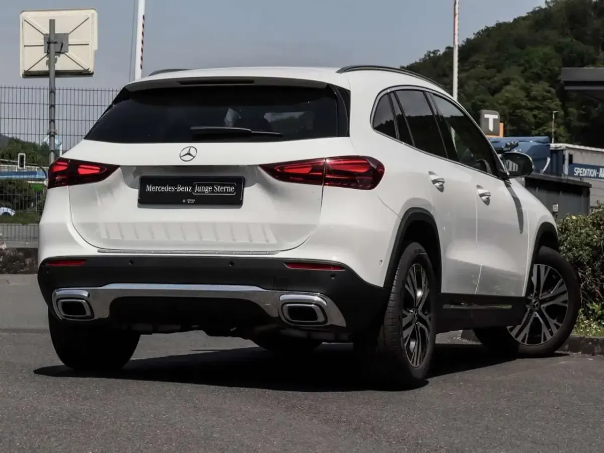 Gebraucht Mercedes GLA220 Progressive 190 PS (139 kW) 2025 Weiss unilack polarweiß SUV