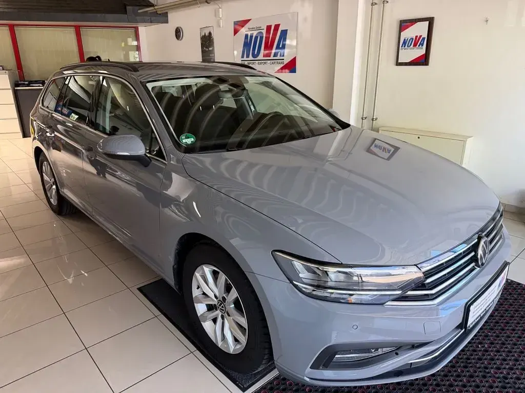 Używany VW Passat S 122 KM (89 kW) 2022 Szary Kombi