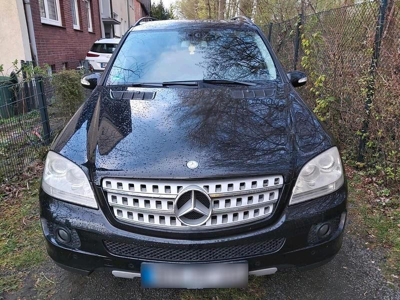 Gebraucht Mercedes ML320 192 PS (141 kW) 2008 Schwarz SUV