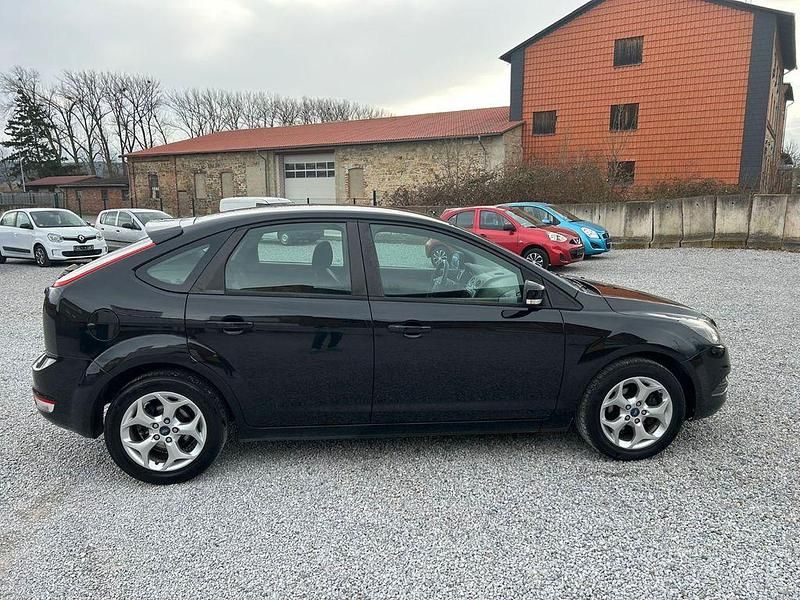 Gebraucht Ford Focus Style 109 PS (80 kW) 2010 Schwarz Limousine