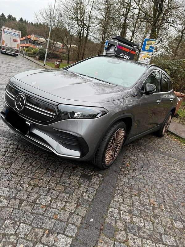 Gebraucht Mercedes EQA300 AMG line 167 kW (228 PS) 2022 Grau SUV