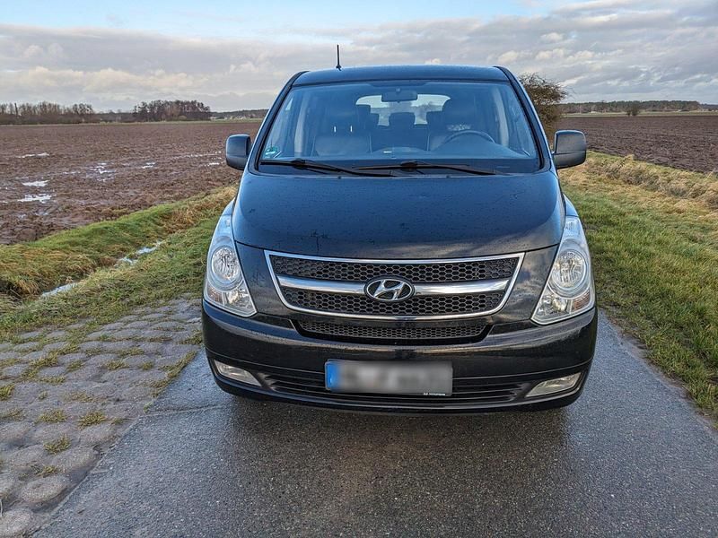 Gebraucht Hyundai H-1 Premium 170 PS (125 kW) 2012 Schwarz Van / Kleinbus