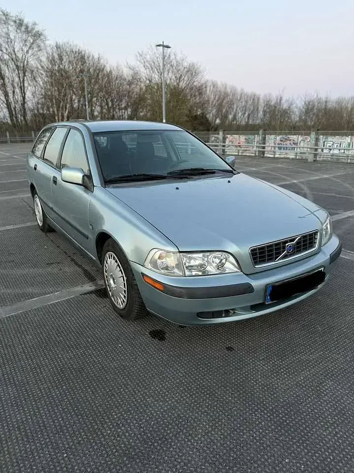 Gebraucht Volvo V40 116 PS (85 kW) 2003 Grau Kombi