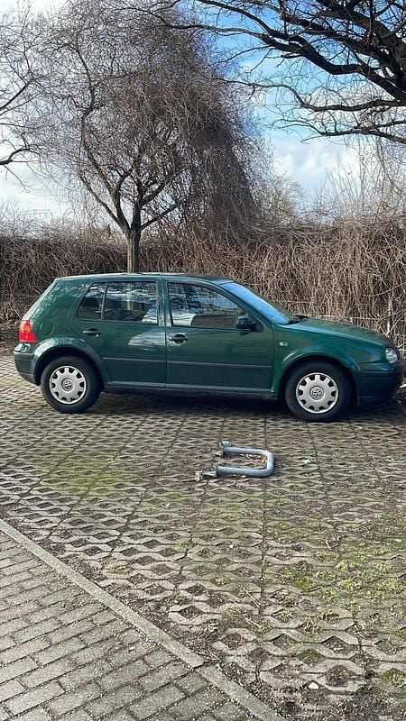 Second-hand VW Golf IV 75 CP (55 kW) 2000 Verde Break