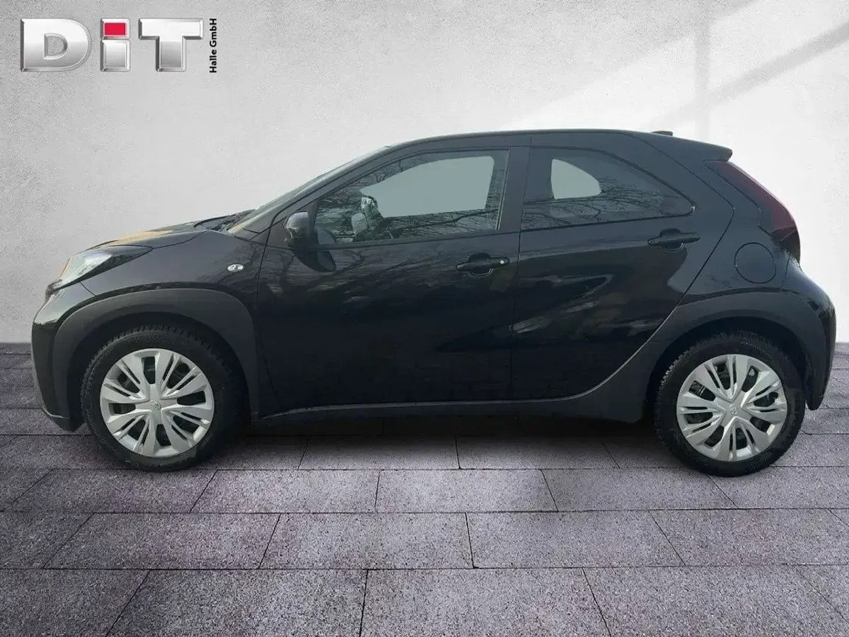 Gebraucht Toyota Aygo Edition 72 PS (52 kW) 2024 Mysticschwarz mica (metallic) Kleinwagen