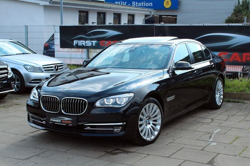 Schwarz Gebraucht 2014 BMW 730 Sport Line Limousine | 27.990 € - Bild 1/4