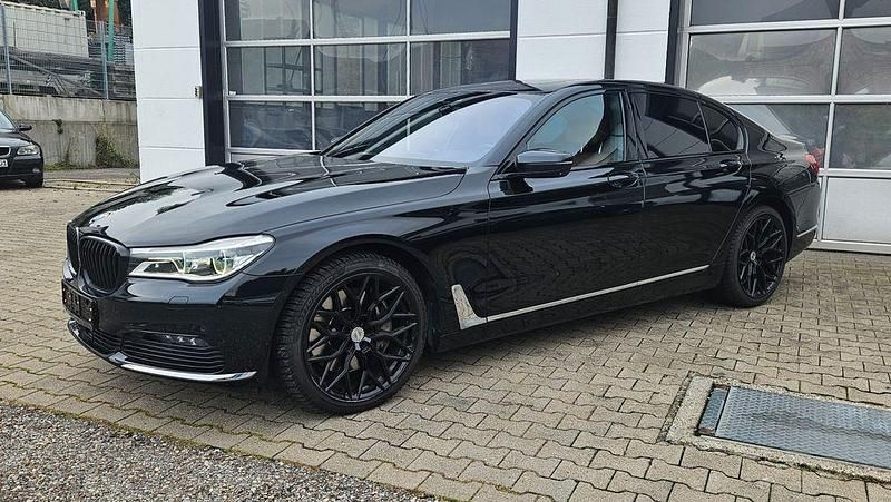Gebraucht BMW 750 400 PS (294 kW) 2018 Schwarz Limousine